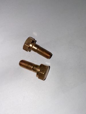 03.53B Partes del motor Cabeza del cilindro Torsión de escape Componente estándar