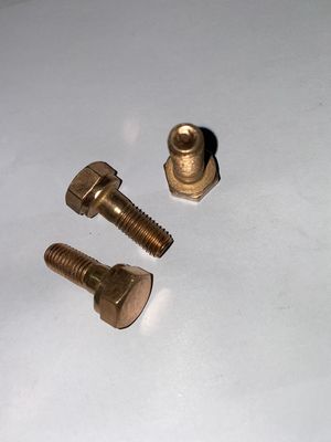 03.53B Partes del motor Cabeza del cilindro Torsión de escape Componente estándar