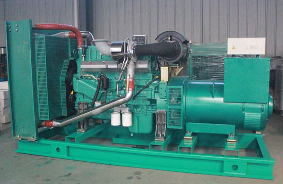 Conjunto de generador diesel de 100 kW sin escobillas Genset refrigerado por agua con tanque de combustible base Y100
