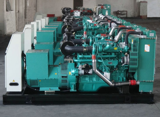 Conjunto de generador diesel de 100 kW sin escobillas Genset refrigerado por agua con tanque de combustible base Y100